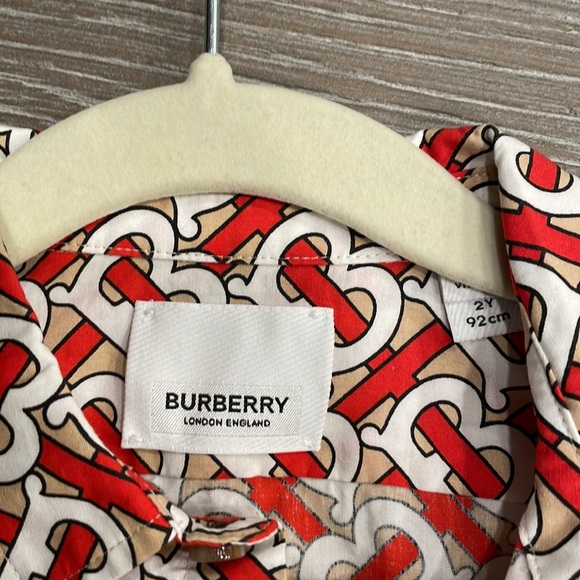 Burberry - Picture 2 of 5